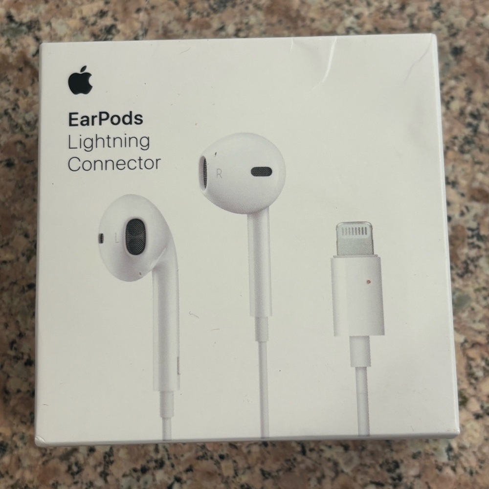 Apple Earpods with Lightening Connector